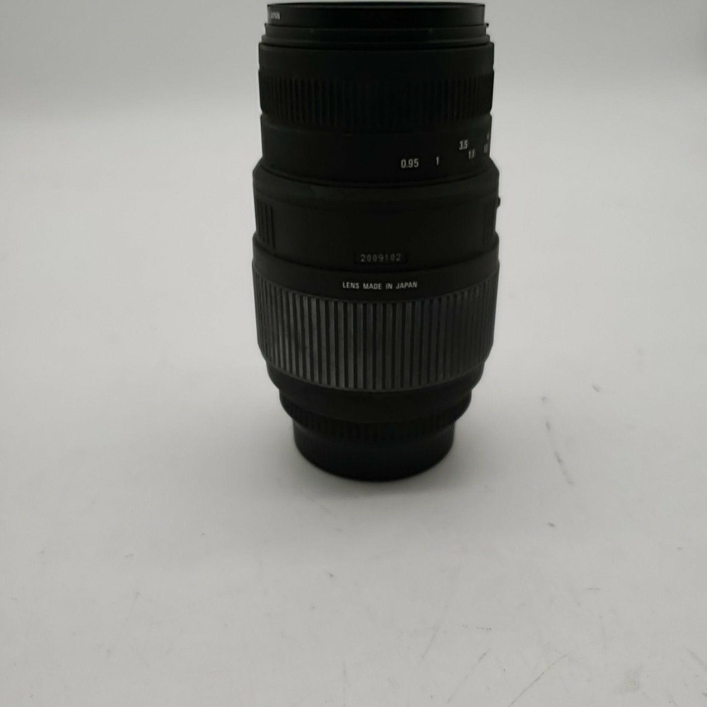 Sigma 70-300mm F/4-5.6 Telephoto Macro Zoom Lens Nikon F Mount Black Japan - Picture 2 of 6